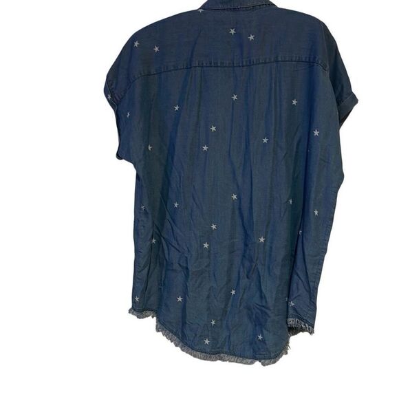 Thread & Supply Blue Star Print Button-up Chambray Frayed Hem Shirt Ladies Large - Picture 4 of 11
